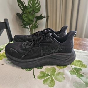 Hoka Black Clifton Wide Mens Athletic Shoes